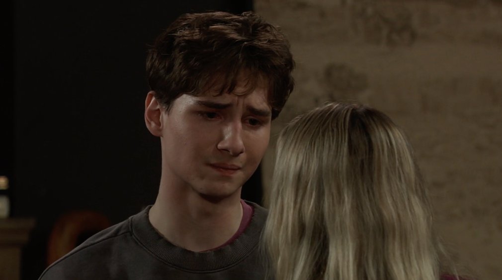 "Promise me you won't tell anyone!" #GH