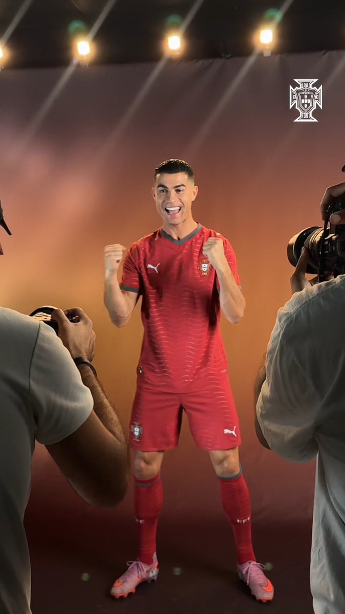Nuno Mendes copying Ronaldo is so wholesome 😂