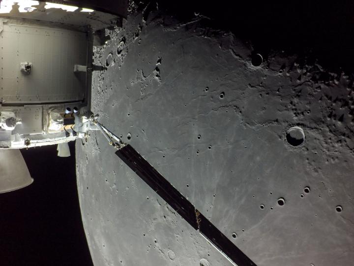 Our Artemis II crew will be going around the Moon, but they'll always find their way back home 🌎 During this complex journey, the four astronauts will travel ~685,000 miles on a trajectory around the Moon and back to Earth. See their daily agenda: