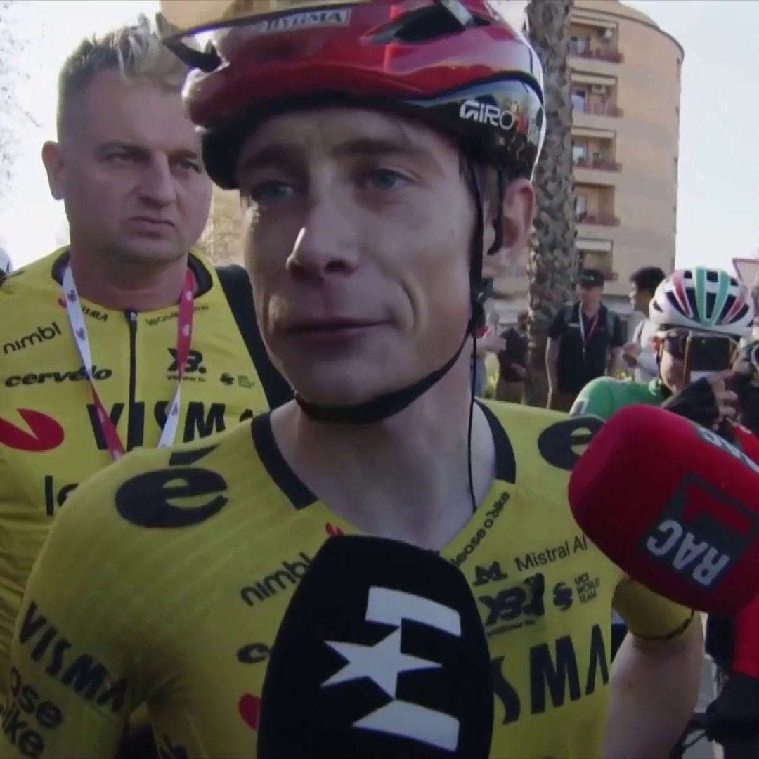 "No quería tomar ventaja de una situación así" 🗣️ Vingegaard explica el caótico final en Vila-seca con la caída de Evenepoel. #VoltaCatalunya105