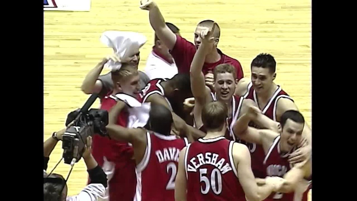 ON WISCONSIN 🦡 #OTD in 2000, Jon Bryant shot Wisconsin Basketball past Purdue and into the Final Four for the first time since 1941.
