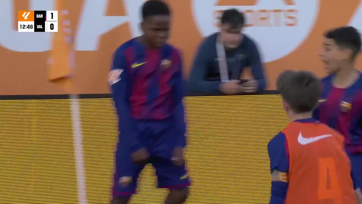 MAGIA made in FC Barcelona - Masia ✨🔵🔴 Apunten el nombre de Destiny... porque apunta muuuuy alto 🙌🏻 #LALIGAFCFUTURES