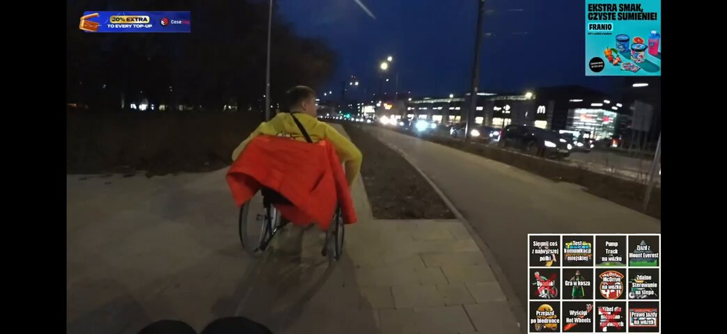 Dzieciak (prawdopodobnie widz) zaatakował streamera Frania w centrum Warszawy. Jak oceniacie reakcje streamera, który wytargał małolacika za ucho? #franio #kich
