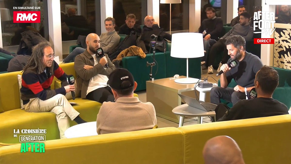🌕🇫🇷 Journaliste : "Kylian, comment tu vis de côtoyer un Ballon d'or en équipe de France ?" Kylian Mbappé : "C'est extraordinaire d'avoir Ousmane dans l'équipe. C'est bien qu'il soit de retour avec nous. On a besoin d'avoir des automatismes avec lui."