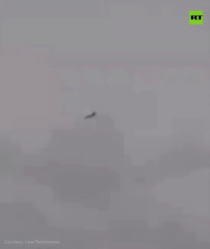 بریکنگ نیوز 🚨 ایران نے آمریکہ کا جدید F18 طیارہ مار گرایا 🔥 ایران تاریخ پہ تاریخ رقم کررہا ہے 🔥 یہ پہلی لڑائی ہے جس میں 13 جہازوں کو ایران نے تباہ کردیا!! اس ویڈیو کو لائک اور ری پوسٹ کرکے اسرائیل اور امریکہ کو ایکسپوز کریں