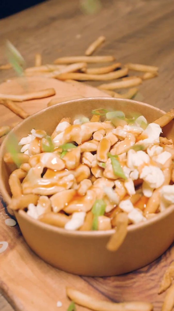 🍟 Pou-TEEN or Pou-TIN? Either way we make the best 👨‍🍳 😋