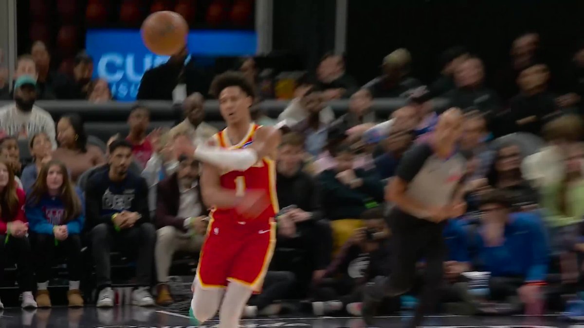Jalen Johnson with the outlet for the Zaccharie Risacher slam 💥 Hawks-Pistons live on ESPN and the ESPN App 🍿