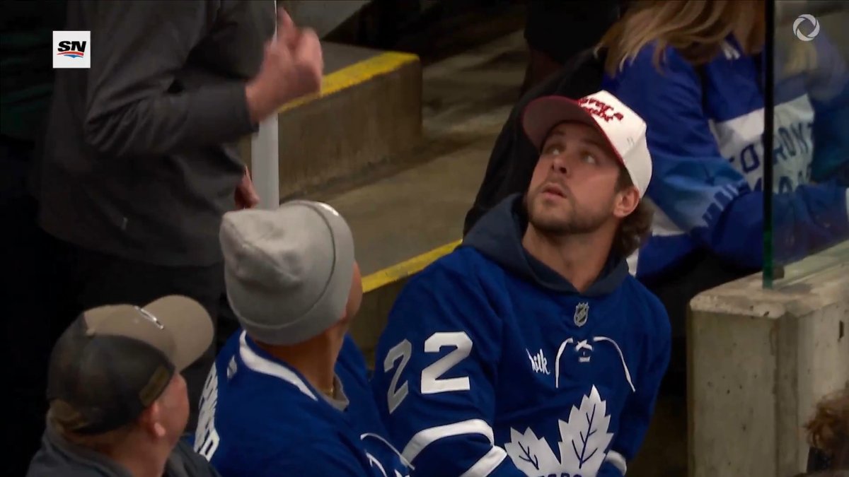 Blue Jays’ George Springer and Ernie Clement are at the Leafs game tonight, but got shown to their seats after sitting in the wrong spot 😭⚾️
