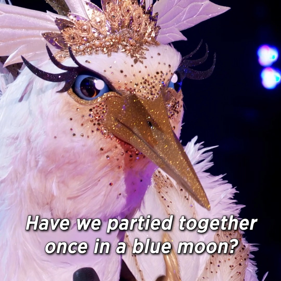 #CraneMask's soaring through this rapid fire, and she's not letting her identity up! 👏 #TheMaskedSinger