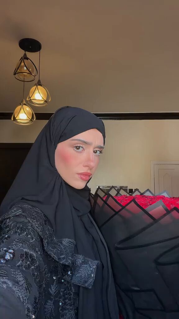 مين اكثر محجبه ودكم تحرقون حجابها وتفركون على فيسها وشعرها بقوه 😵‍💫💦💦