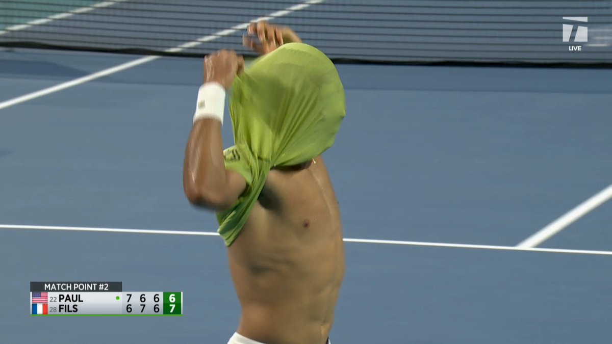 Arthur Fils is absolute BOX OFFICE 🍿 His reaction after after saving FOUR match points to defeat Tommy Paul under the lights 🗣️ #MiamiOpen
