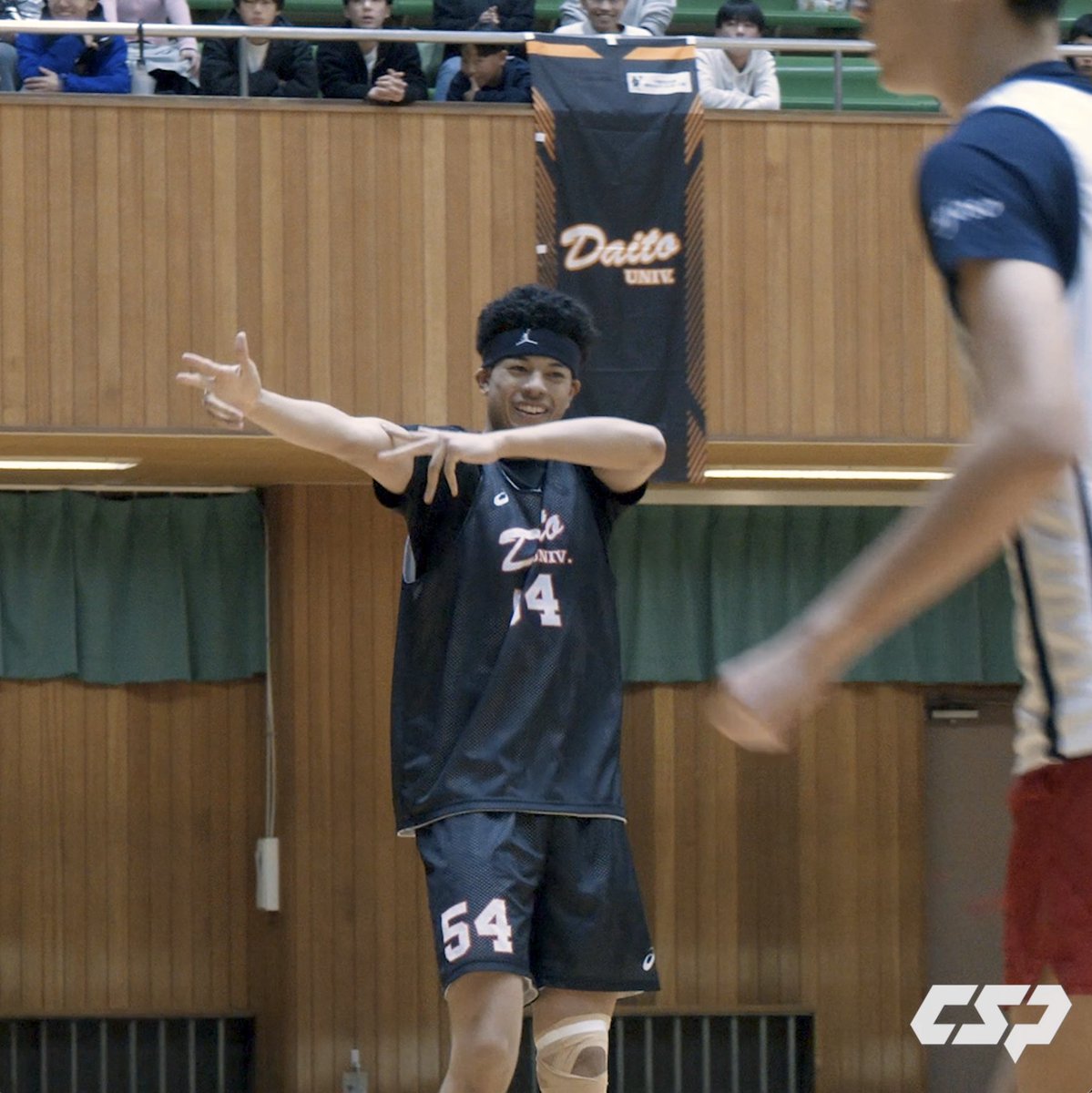 高校バスケ王者との一戦でバスカン連発💥 大学日本代表候補ビッグマン・近 怜大成（大東文化大学新2年／C／200cm／仙台大附明成高） 注目の試合は大東大が勝利！ 大東文化大 78-57 福岡大附大濠高 #DAITOCUP #大学バスケ #高校バスケ