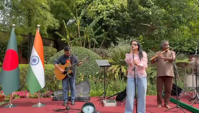In hrs, this evening, ace 🇧🇩musicians to render 🇧🇩🇮🇳 NATIONAL ANTHEMS - as we get set to celebrate 56th 🇧🇩NATIONAL | INDEPENDENCE DAY in Delhi. A modest mark of friendship & fraternity, between #Bangladesh and #India... to walk in shared interests, to accomplish shared prosperity. ______________ कुछ ही घंटों में, आज शाम, बांग्लादेश के जाने-माने संगीतकार बांग्लादेश और भारत के राष्ट्रगान प्रस्तुत करेंगे—क्योंकि हम दिल्ली में 56वां बांग्लादेश राष्ट्रीय | स्वतंत्रता दिवस मनाने की तैयारी कर रहे हैं। बांग्लादेश और भारत के बीच दोस्ती और भाईचारे का एक विनम्र प्रतीक... साझा हितों की राह पर चलने के लिए, साझा समृद्धि हासिल करने के लिए। #People #Freedom #Bangladesh1971 #1971War #peace #harmony