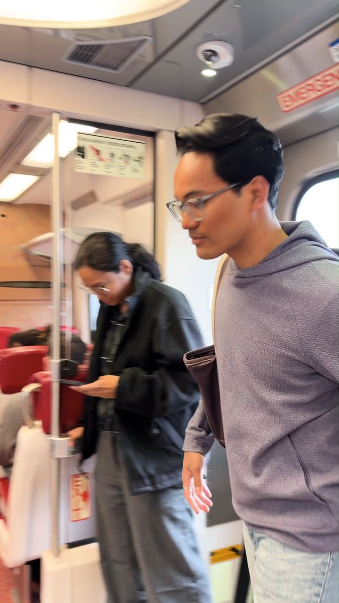 Empty middle seats? We won't stand for them! Let's use all seats, and create a more comfortable, safer ride for everyone.
