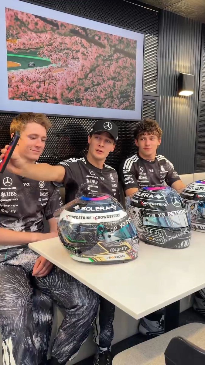 We gave George, Kimi and Fred the camera for their helmet unboxing.... Here's the result 😂🎥