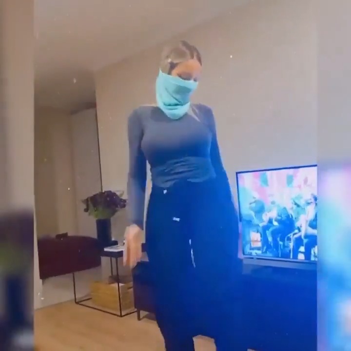 Hande Sarıoğlu'nun oryantal dansı