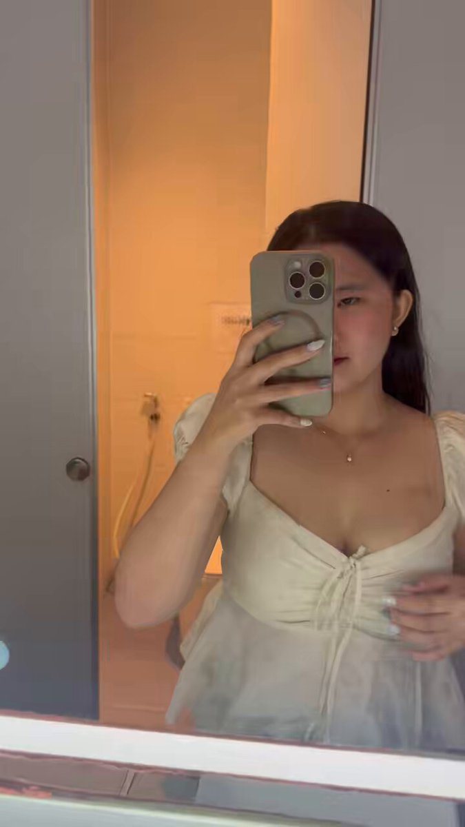 Hời ơi đừg tìm fb bé ròi kb bé nựa tại hong coá qen nên bé ít khi acc lại lém🥺 nay bùn qé nhẹo mình🥹