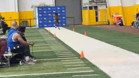 WR Deuce Spann w an unofficial 4.36 40 as QB Mason Heintschel looks on #Pitt Pro Day