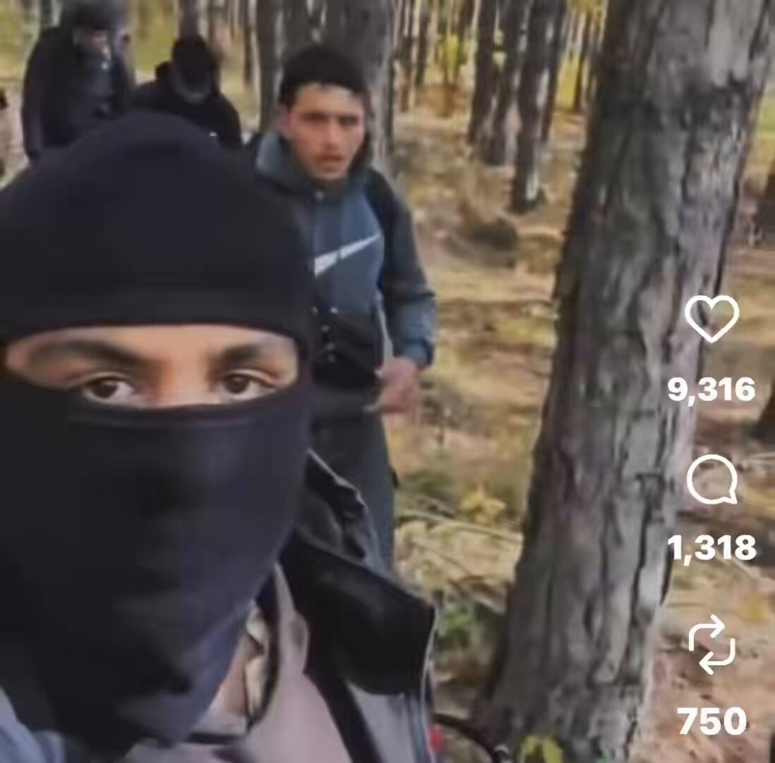 🚨🚨Members of ISIS have entered the UK.🚨🚨 They have entered from small boats from France. They are heavily armed and operating on British soil.