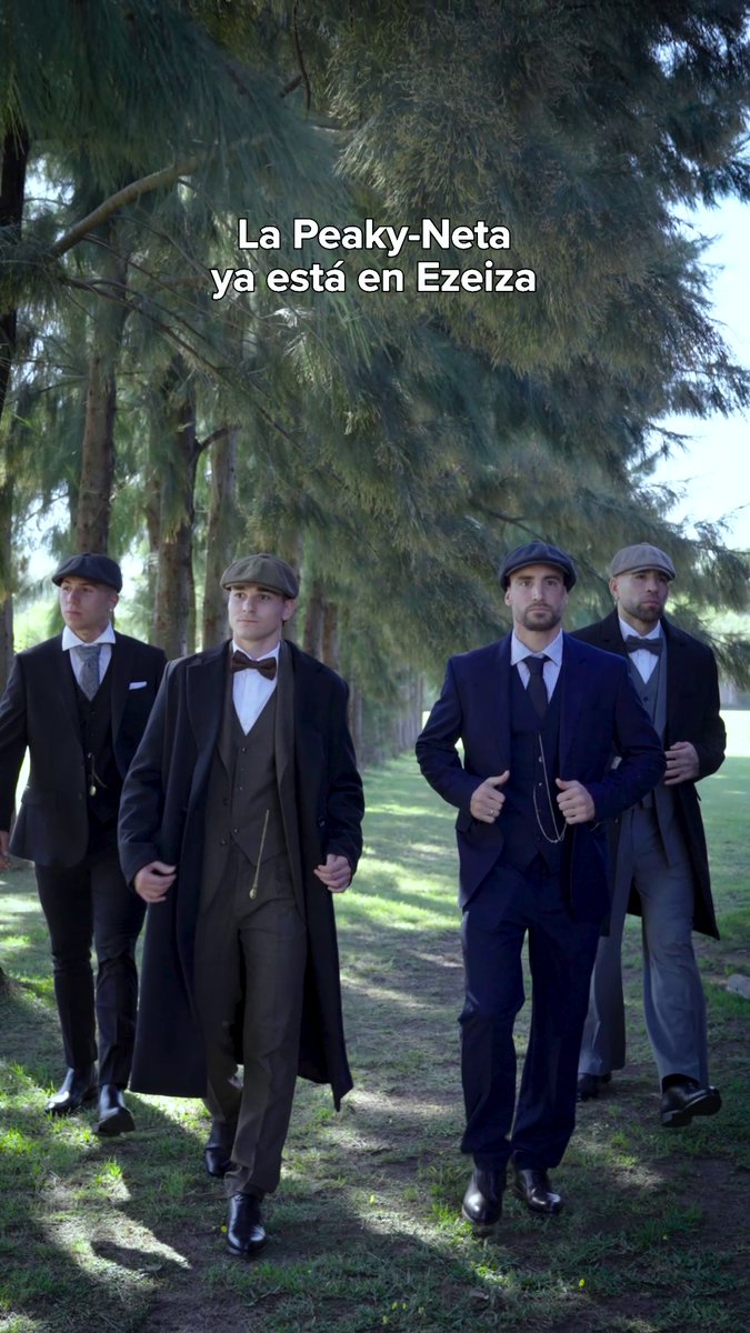 😅🇦🇷 “LA PEAKY-NETA YA ESTÁ EN EZEIZA”. Enzo Fernández, Julián Álvarez, Tagliafico y Otamendi, en una publicidad de Netflix. 🍿
