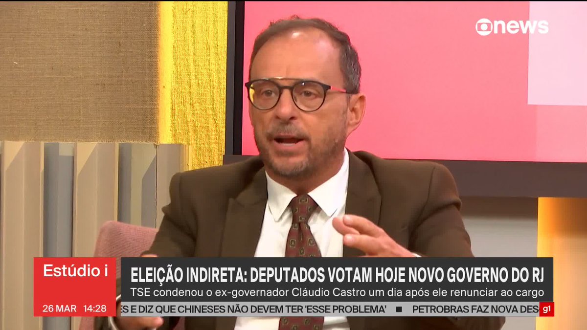 ‘O que esse governador faz? Um dia antes do julgamento, ele sai para que o candidato dele possa usar a máquina. É crime continuado’, diz Octavio Guedes sobre Cláudio Castro (RJ). ➡️ Assista à #GloboNews: #Estúdioi