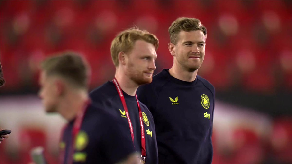 🇨🇿 v 🇮🇪 Nice moment for captain Nathan Collins and the Irish team as they're greeted on to the Fortuna Arena pitch by the most punctual Ireland fans #czechia #ireland #coybig
