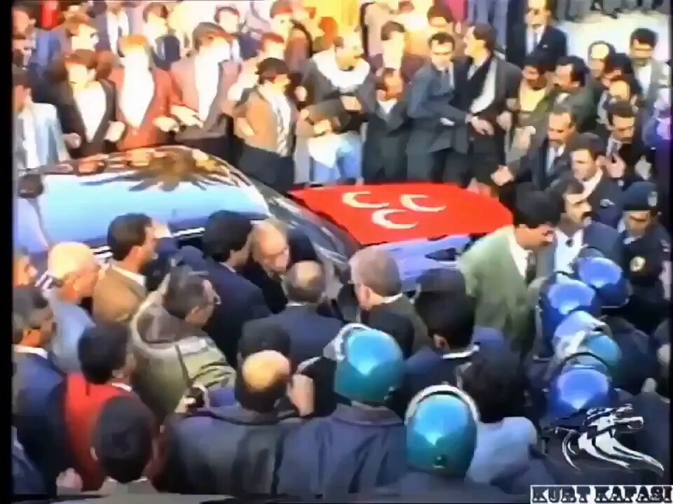 “Bütün dünya kurban olsun, Türk’ün Başbuğu Türkeş’ine!”