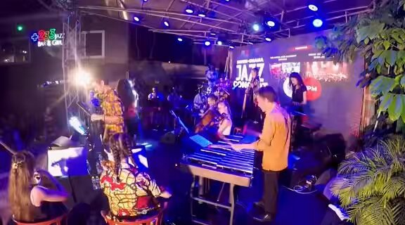 The Swiss-Ghana Jazz session hosted by the Ghana Jazz Academy and partners, where music lovers were thrilled with the performance of “Fa wa’koma Ma Me”, a masterpiece originally performed by the CK Mann Big Band. [🎥: elvisblack__]