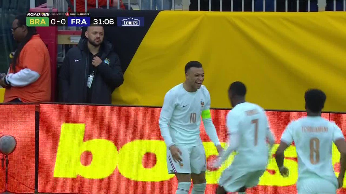 MBAPPÉ CHIPS EDERSON TO OPEN THE SCORING AGAINST BRAZIL 🔥