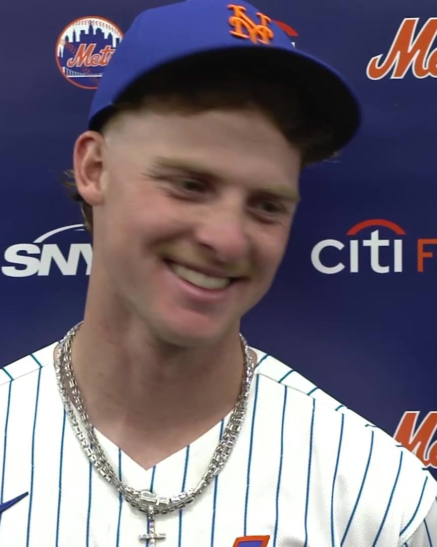 "I heard a thud, I looked over and it was just down. Down for the count." Carson Benge talks about the dead bird in right field