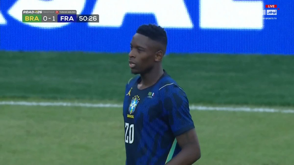 مايك ماينان يتألق بهذا التصدي ضد لويز هنريكي 🧤 #البرازيل_فرنسا