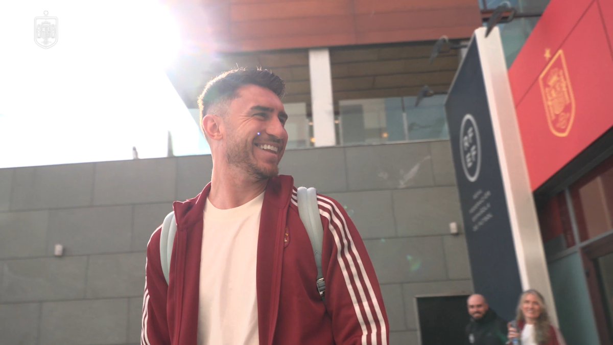 ♥️ Qué ganas teníamos de verte, Castellón. La Selección Española Masculina de Fútbol ha viajado esta tarde procedente de Las Rozas y ya descansa en su hotel de concentración de cara al partido de mañana. #VamosEspaña