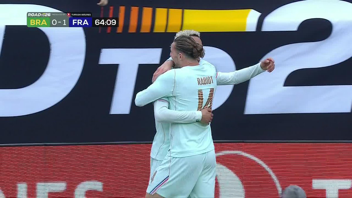 EKITIKE BREEZES FRANCE INTO A TWO GOAL LEAD ‼️ 10 men no problem 👌