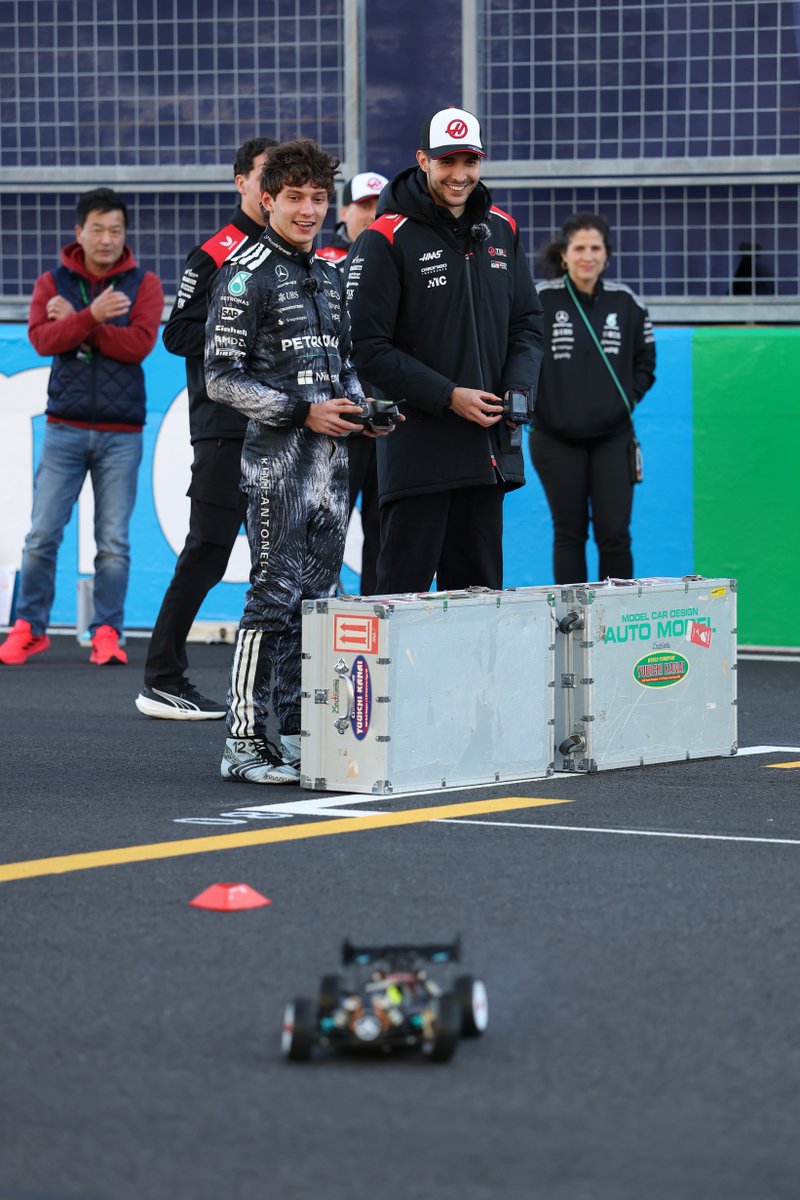 Some early track action this weekend 😉🎮 #HaasF1 #F1 #JapaneseGP