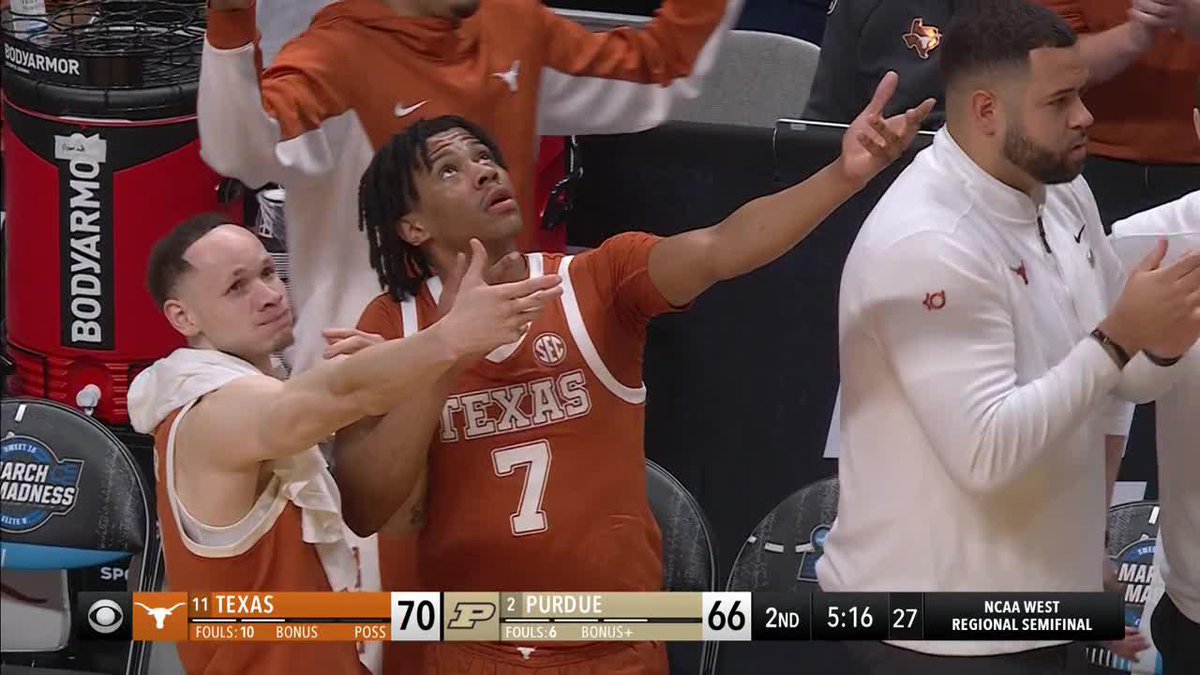 TRAMON MARK IS ON FIRE 🔥 29 PTS on 11-14 FG and he's not done yet