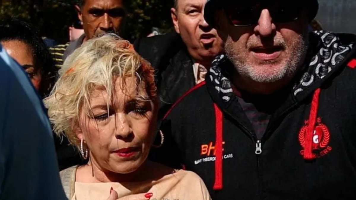 Sean Plunket: "You say women are trapped and people are getting hurt, and his response was?" Witness: "We're not here to protect you, that's not our job." In March 25, 2023, the "Let Women Speak" rally in Auckland was mobbed by violent protesters. This video examines the reporting bias of 1News, 3News and the purposeful inaction of police. Also attached is the response of an Official Information Act request I made asking why Sargent Sean Richardson stated those words and Police sent the attached response on July 12th, 2023.