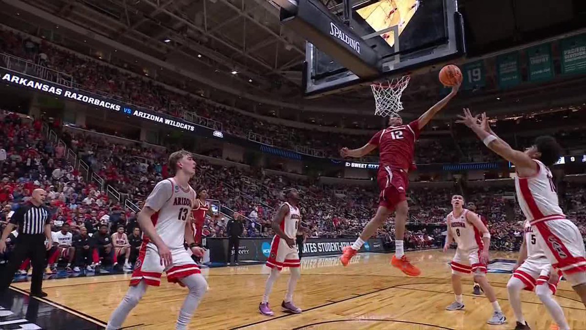 OHHHH! This putback by Malique Ewin was NASTY.