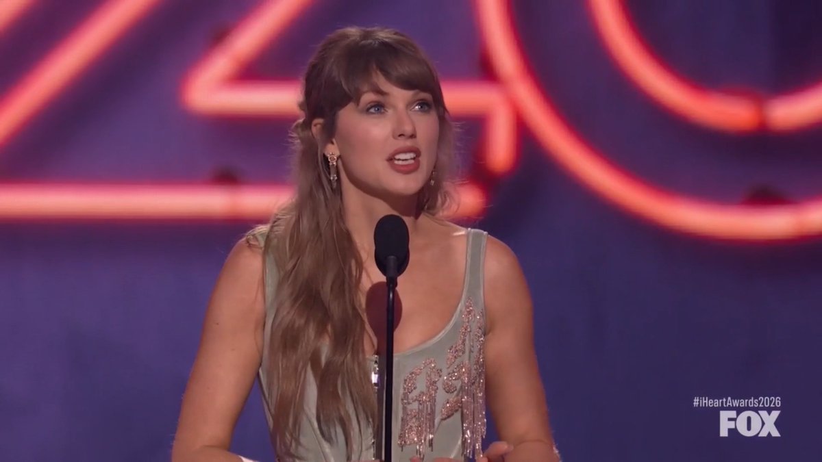 The way Travis Kelce looked at his 7-time award-winning fiancée tonight 🥹🥹 Congratulations Taylor Swift, you did that! #iHeartAwards2026