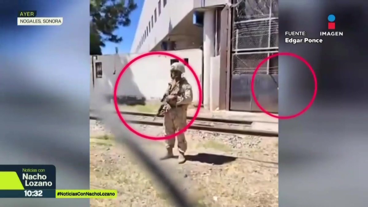 Militares de #EUA entraron armados a territorio mexicano. Al menos media docena de elementos norteamericanos invadieron la Garita Dennis DeConcini en Nogales, #Sonora. ¿Qué hacían aquí? ¿Cuánto tiempo estuvieron? Esto fue lo que pasó: