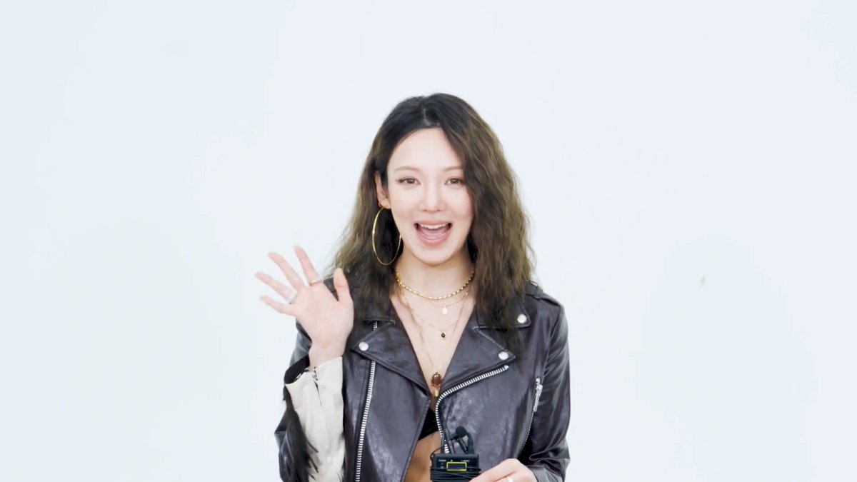 #HYO 最新Single『#MOVEURBODY』絶賛配信中💗 ブラジリアンフォンクとハードテクノが結合したハイブリッドサウンドに魅力的なボーカルが融合したエネルギーあふれる楽曲🪄 AWAに届いた豪華なコメントも必見です♪ 少女時代 JAPAN OFFICIAL #효연 #少女時代 ▶︎