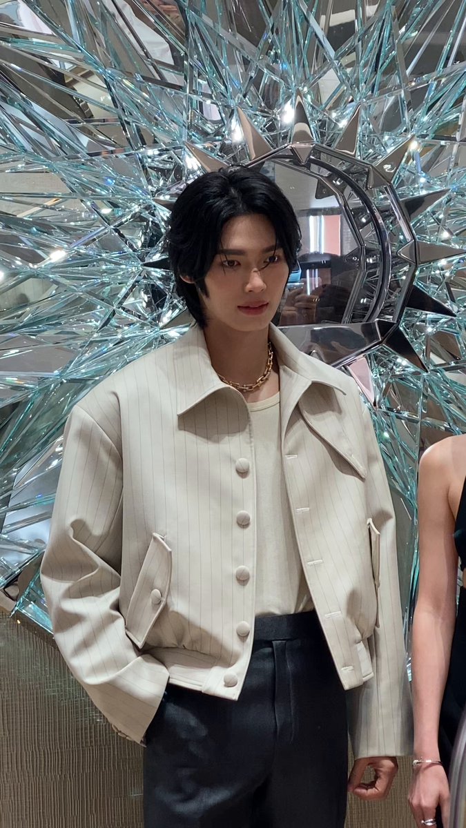 หล่อเหมือนลอยมา💞💞💞 WIN TIFFANY NEW STORE #TiffanyAndCoxWin #TiffanyAndCo #TiffanyHardWear #winmetawin #ICONSIAM