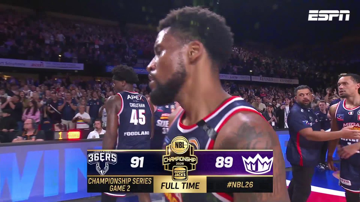 Chaotic finish in Adelaide 👀 Another chapter in an iconic rivalry.