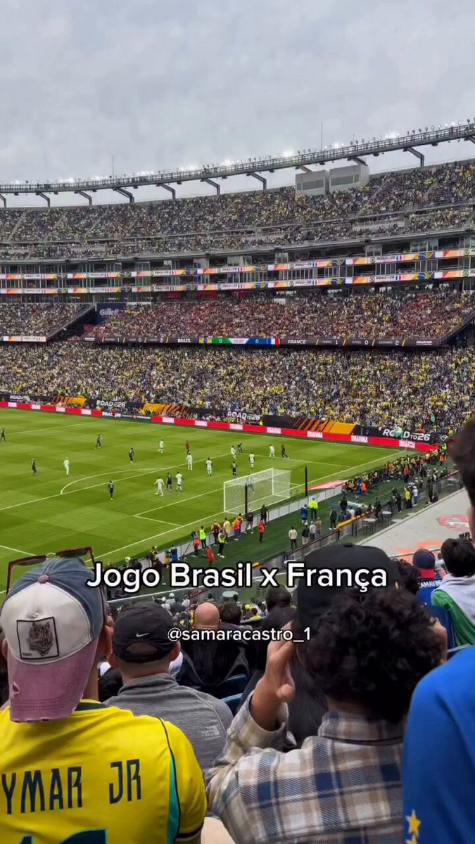 Torcedor do Flamengo completamente revoltado com atuação de Vini Jr. no jogo contra França. 📽️Instagram/samaracastro_1