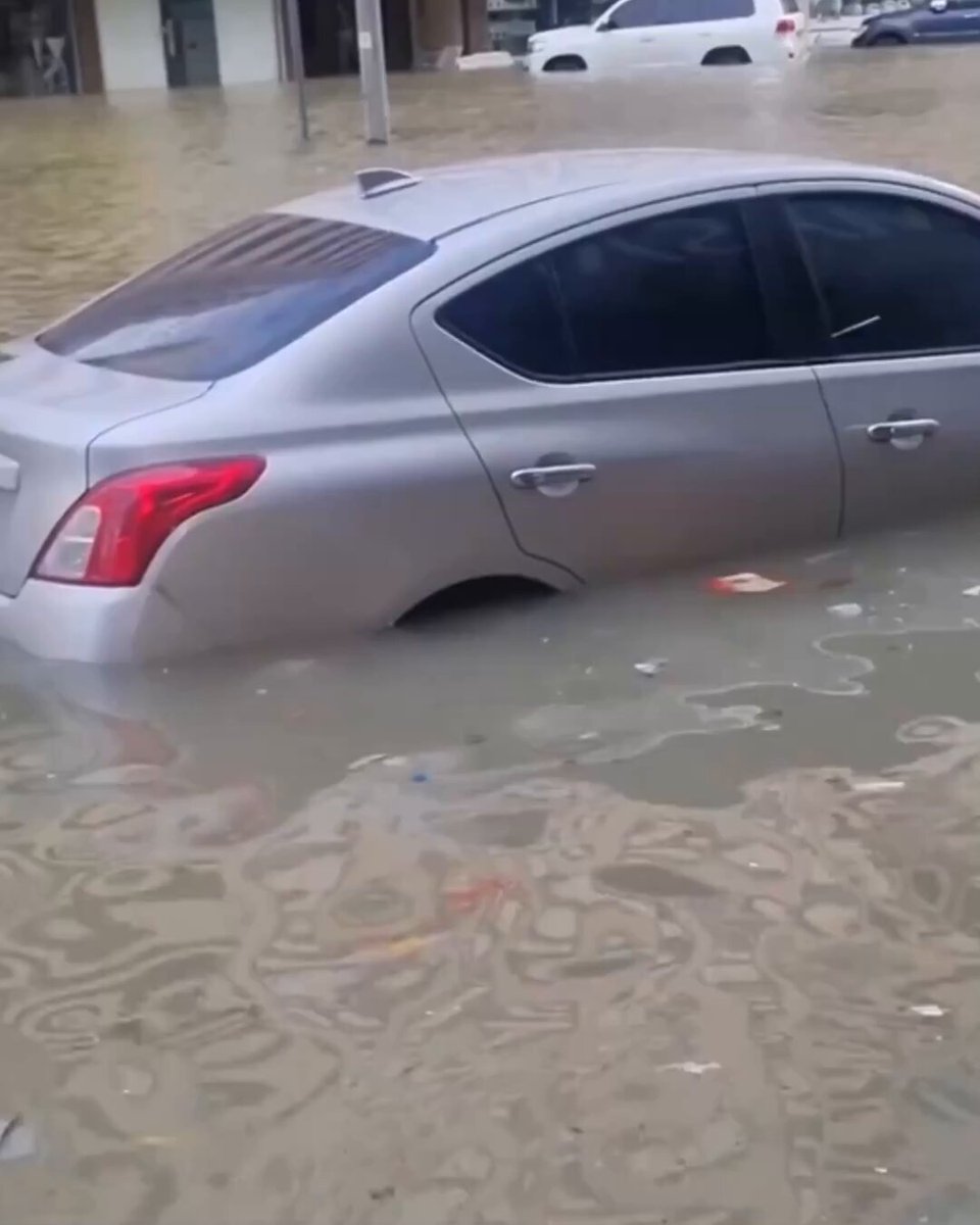 Dubai today after last nights huge storm...🌊