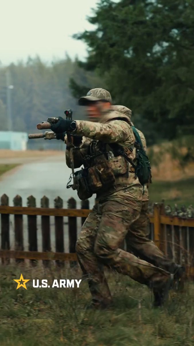 How do you become the Indo-Pacific's most lethal special operations entity? By being an absolute master of your craft. For the Green Berets of 1st Special Forces Group, small unit tactics aren't just drills; they are the language of lethality. In any environment, in any condition, they move with a purpose and violence of action that is unmatched. 📽️ Spc. Noah Martin