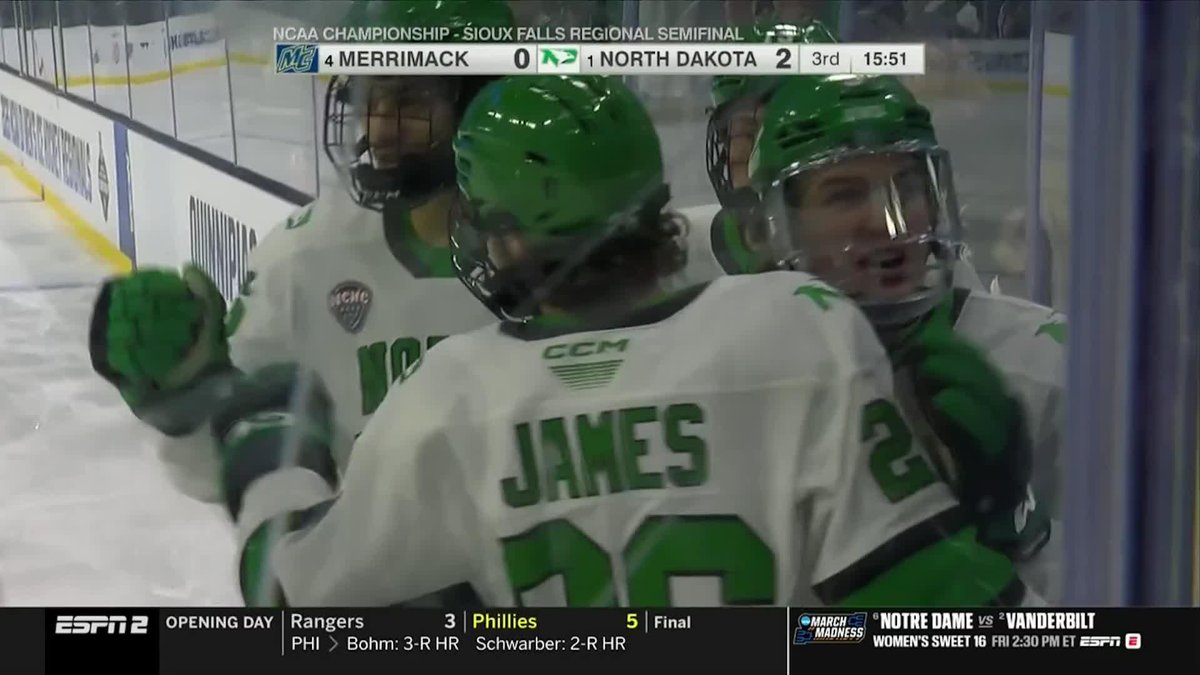 The talk on #NHLBruins prospect Will Zellers (No. 9 in white) has been his scoring. Last night, his impact went far beyond that. Both UND EV goals started from Zellers winning a puck battle followed by setting up his teammates to eventually score.