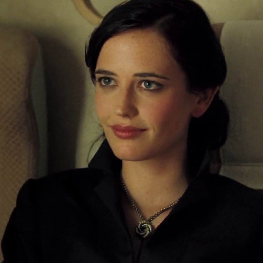 A lesson in how to make an entrance. On this day in 2006, filming took place for CASINO ROYALE, where Bond (Daniel Craig) and Vesper (Eva Green) first meet onboard a Pendolino train.