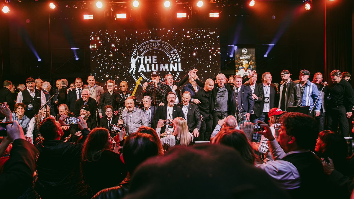 A place where former players, current players, and future players are always invited ♥️ Before concluding his acceptance speech as our 2026 Man of the Year, Paul Coffey had a reminder for not only his fellow NHL Alumni, but the entire NHL community: Never alone, always a phone call away #NHLAlumni | #HonourThePast