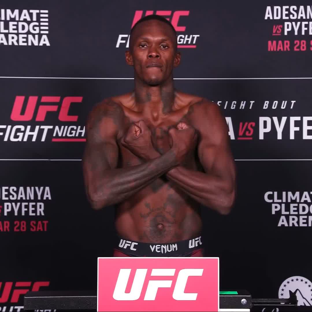 84,3 kg pour Israel Adesanya ! 💪⚖️