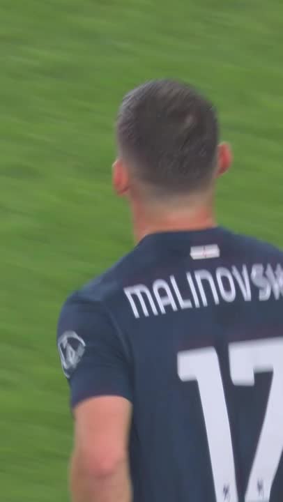 Faltas como as Ruslan Malinovskyi são artigo raro no futebol. Sou muito fã de especialistas em cobranças de falta